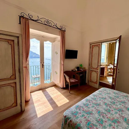 Casa Cosenza بوسيتانو