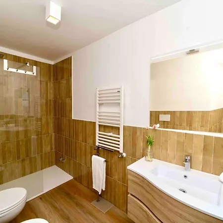 Casa Cosenza 4* بوسيتانو